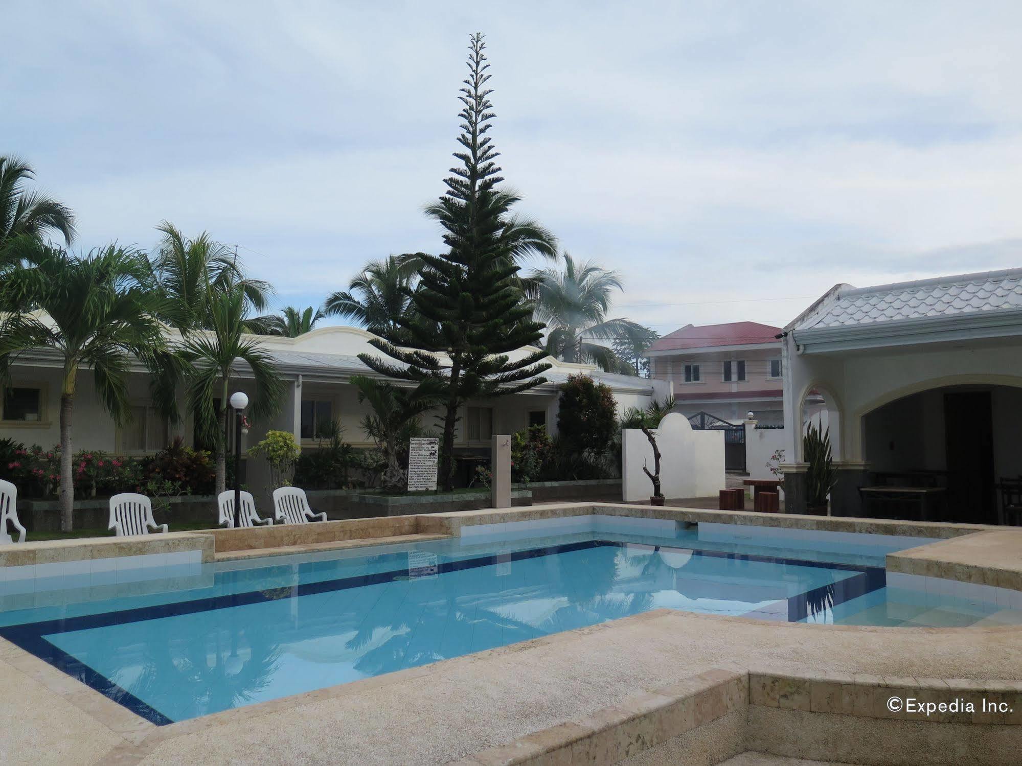 Villa Del Pueblo Inn Panglao Exterior foto