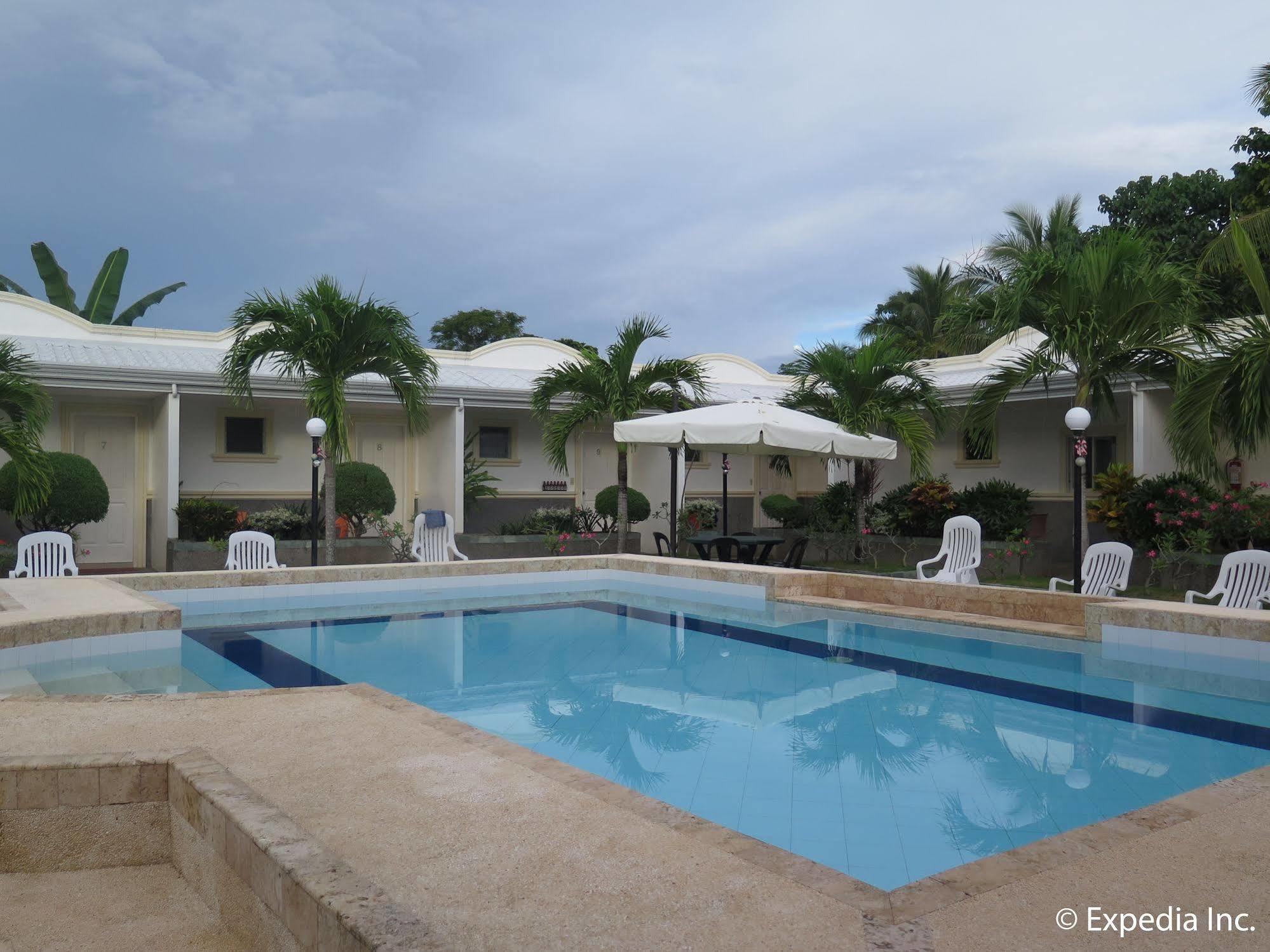 Villa Del Pueblo Inn Panglao Exterior foto